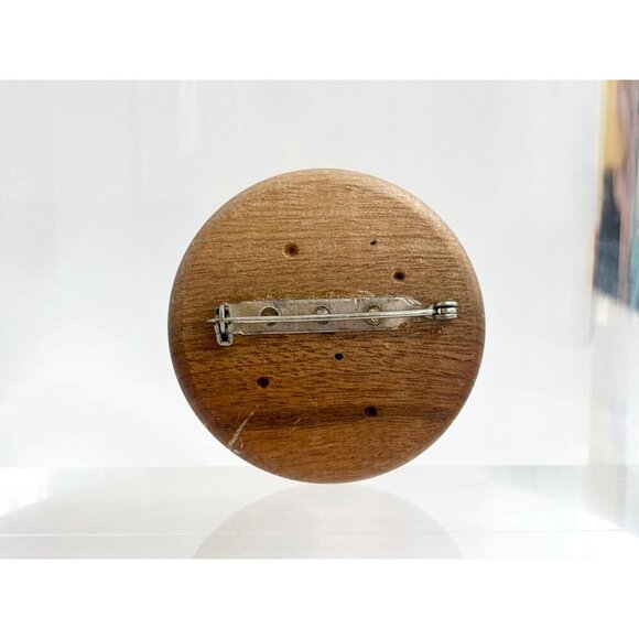 Seagull Figural Hand Painted Circular Shaped Solid Wood Vintage Brooch Pin - Picture 5 of 10